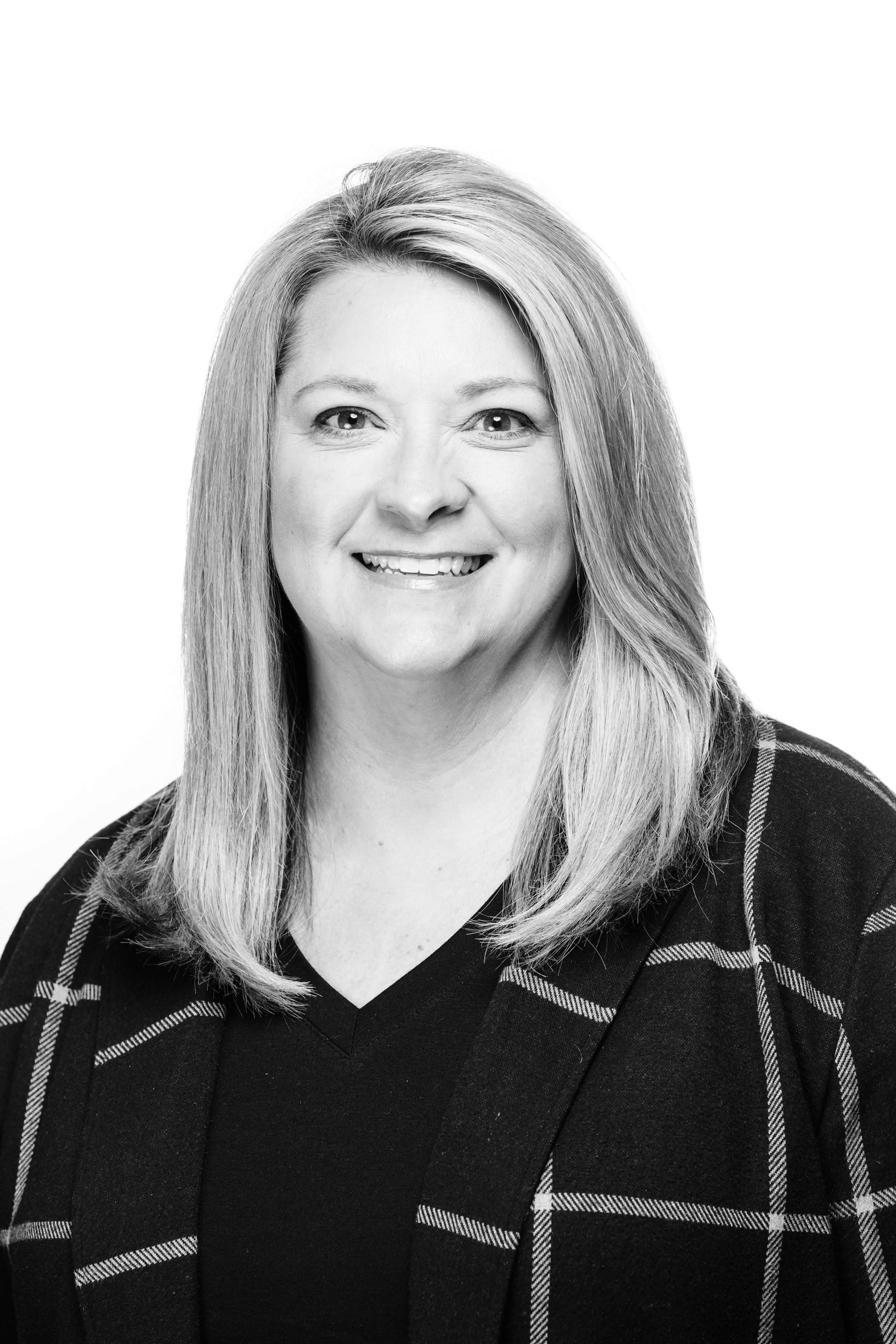 TownOfAvonHeadshots-bw-crystal